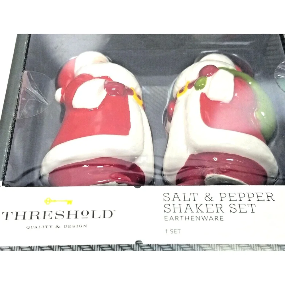 Santa Claus Salt and Pepper Shaker Christmas Holiday Set Decor New